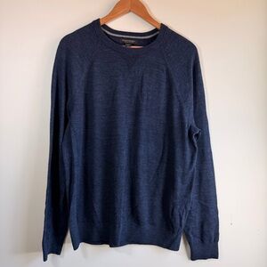 Banana Republic Men's Navy Crewneck Sweater L